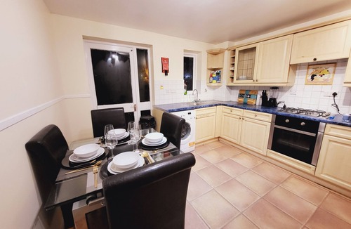 Thamesmead Apartment | Manor Thamesmead Apartment