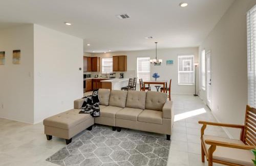 Manor House | Manor Vacation Rental w/Yard: 17 Mi to Austin!