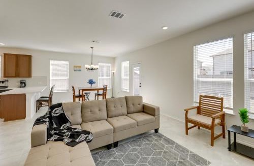 Manor House | Manor Vacation Rental w/Yard: 17 Mi to Austin!