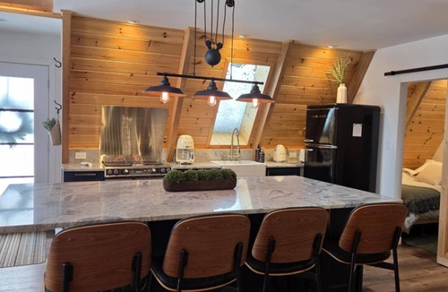 Fort Coulonge Ski Chalet | Mansfield A-Frame Retreat - Cozy cliff-top with river views