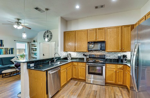 South Arlington House | Mansfield Gem Near DFW! 14 Mi to AT&T Stadium