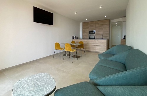 Menton Apartment | Mansfield vue Carte Postale Terrasse Piscine 2