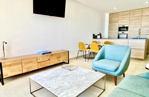 Menton Apartment | Mansfield vue carte Postale Terrasse Piscine 2