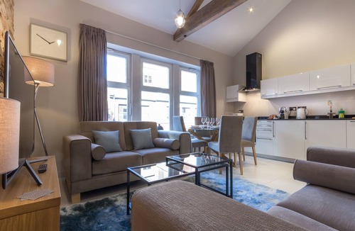 Leeds City Center Apartment | Mansio Suites Basinghall
