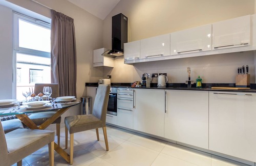 Leeds City Center Apartment | Mansio Suites Basinghall