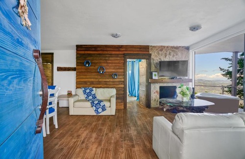 Jarabacoa Villa | Mansion Dubai-Mountain-Jacuzzi-4BR-Jamaca De Dios