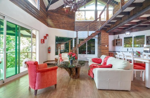 Jarabacoa Villa | Mansion Dubai-Mountain-Jacuzzi-4BR-Jamaca De Dios