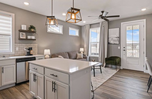 Ottawa Condo | Mansion Flat @ Navvy Town