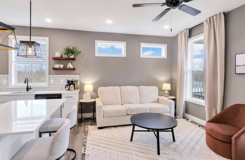 Ottawa Condo | Mansion Flat @ Navvy Town