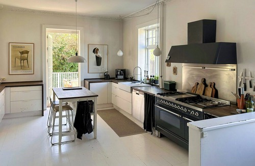 Copenhagen House | Mansion flat with garden near beach and centre