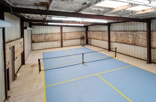 Dallas County House | Mansion + Guesthouse! Uncommon Grounds Dallas! Pool, Pickleball, Basketball!