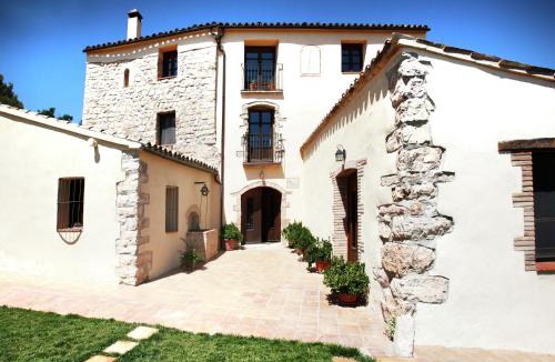 La Llacuna House | Mansion in La Llacuna with Pool & Mountain Views
