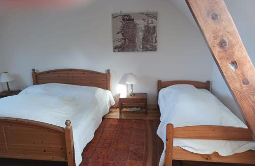 Machemont House | Mansion in Machemont with Private Garden, BBQ & Fireplace