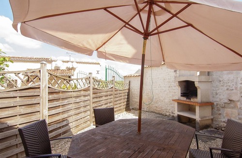 Saint-Preuil Villa | Mansion in Saint-Preuil with Pool & Sauna