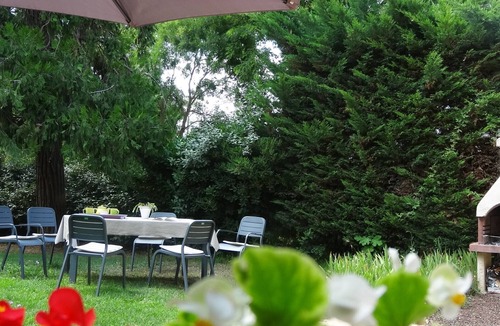 Narbonne House | Mansion In the shade of the big trees of the park, great comfort