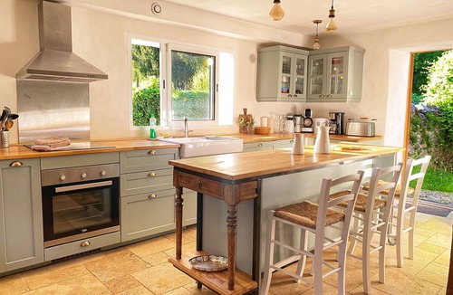 Issor House | Mansion - Issor