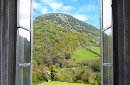 Issor House | Mansion - Issor