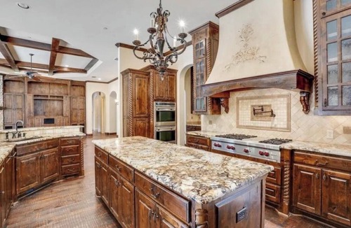 Westlake House | Mansion Of Westlake 6 bedrooms 6.5 Bath 6 car Garage & Pool & Apartment 2 acres