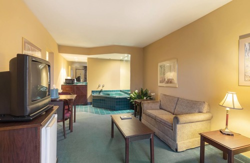 Springfield Hotel | Mansion View Inn and Suite