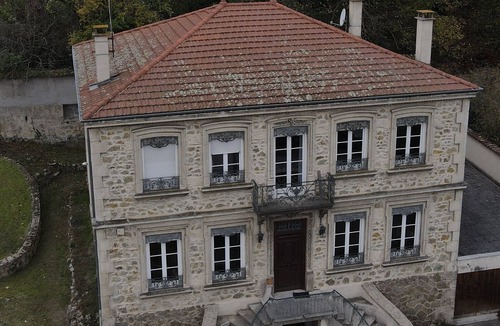 Saint-Pierre-de-Boeuf House | Mansion with large capacity