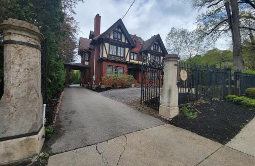 Shadyside Hotel | Mansions on Fifth