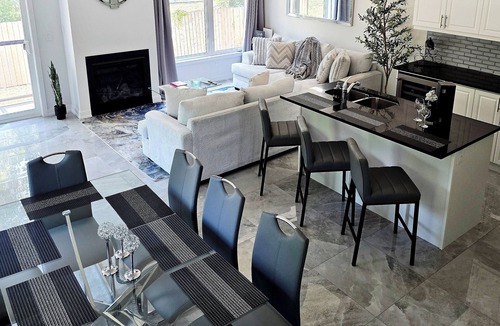 Wellington House | Mantie By The Bay