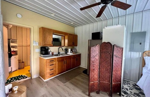 Morgantown Apartment | Mantra Bungalow at Asana Lake Retreat