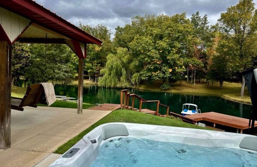 Morgantown Apartment | Mantra Bungalow at Asana Lake Retreat