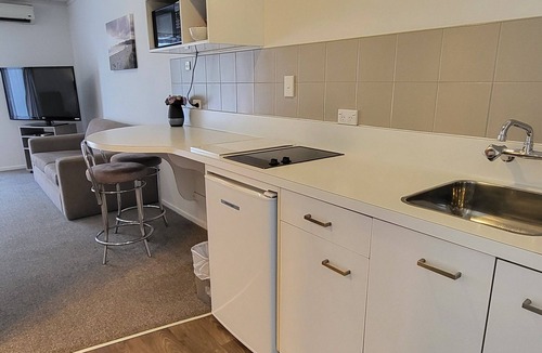 Manukau City Cabin | Manukau Motor Lodge