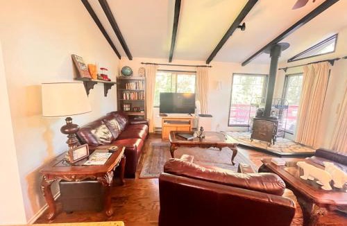 Fish Camp House | ManVee at Yosemite