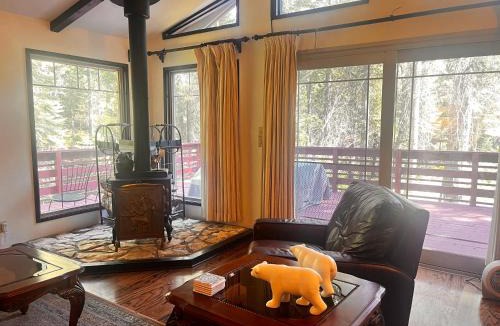 Fish Camp House | ManVee at Yosemite