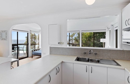 Manyana House | Manyana Beach Break absolute waterfront