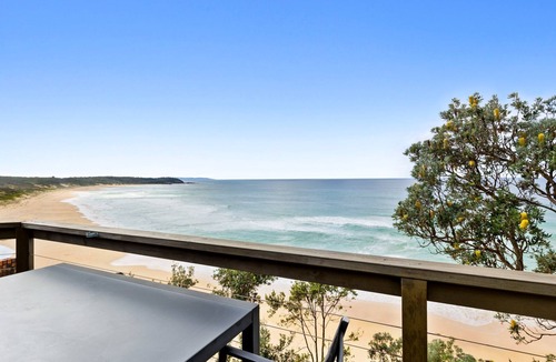 Manyana House | Manyana Beach Break absolute waterfront