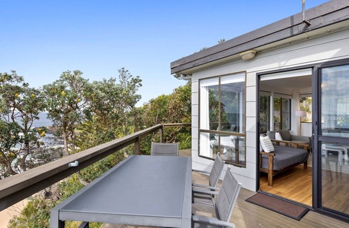 Manyana House | Manyana Beach Break absolute waterfront