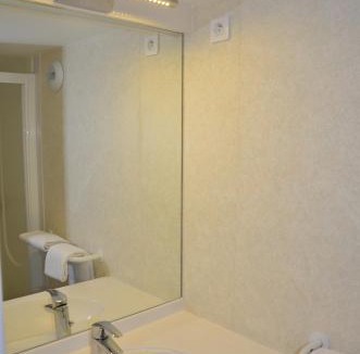 Dampierre-en-Burly Hotel | Mape hôtel