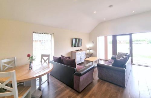 Fitling House | Maple 14 Hot Tub