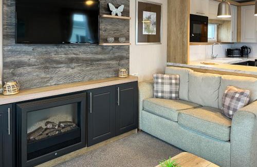 Muston House | Maple 8