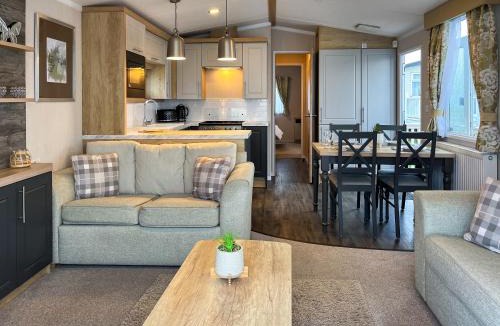 Muston House | Maple 8