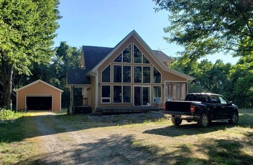 Kingsville Cottage | Maple Alley Retreat on Pelee Island