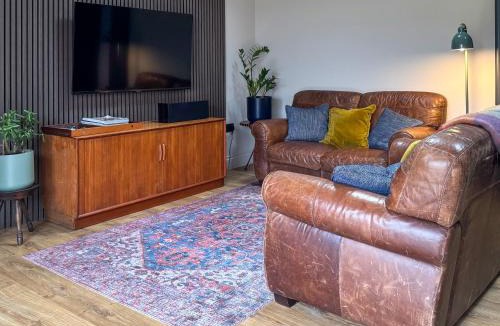 Eye House | Maple Barn