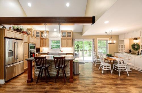 Maple City House | Maple City Farm Pet Friendly