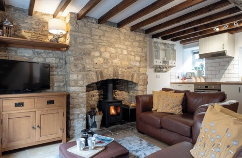 Chipping Norton House | Maple Cottage - Beautiful 2BD Retreat