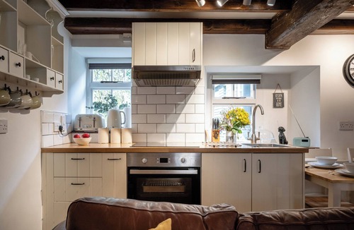 Chipping Norton House | Maple Cottage - Beautiful 2BD Retreat