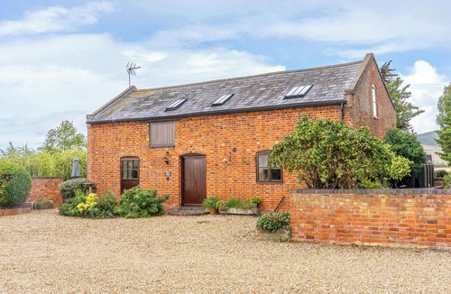 Mangotsfield House | Maple Cottage - Rural Charm - Broadway