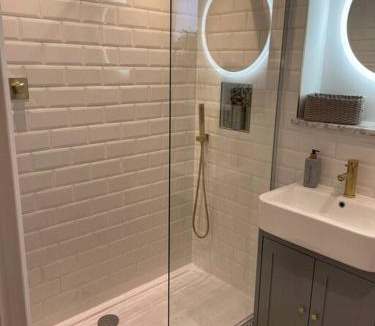 Crawshaw Booth House | Maple Cove