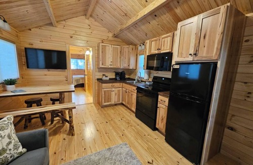 Madison Cabin | Maple Cozy Cabin at Lost Trails