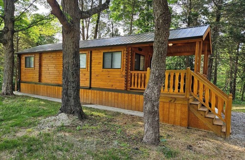 Madison Cabin | Maple Cozy Cabin at Lost Trails
