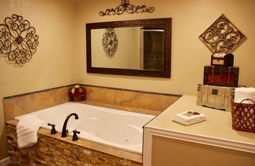 Tomball Bed & Breakfast | Maple Creek Bed and Breakfast