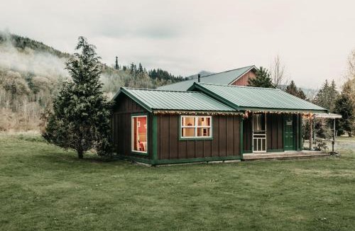 Maple Falls House | Maple Falls Cabin #71 - Rustic - Pets Ok - Wi-Fi