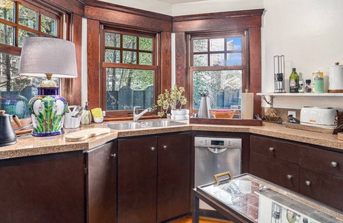 Upper Telegraph Apartment | Maple Family Suite